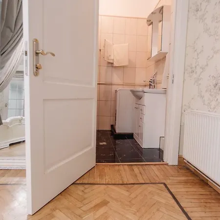 Apartment Matisa 81-16a
